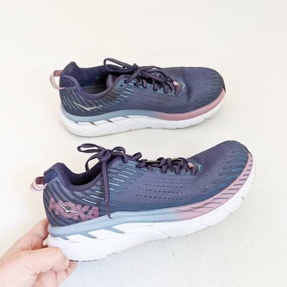 hoka one one clifton 5 wide